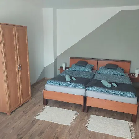 Jani Vendeghaz Ground Floor & Apartman Nyaraló *