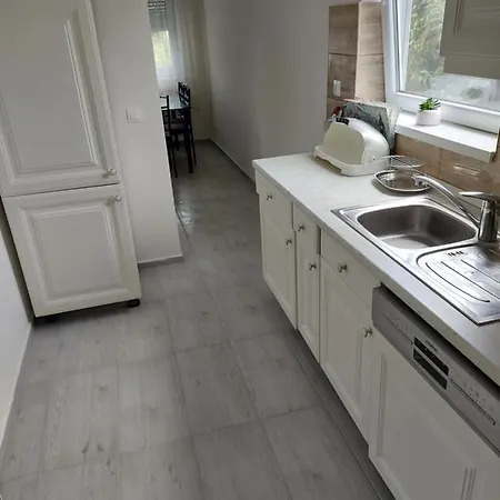 Jani Vendeghaz Ground Floor & Ferienhaus Balatonfüred