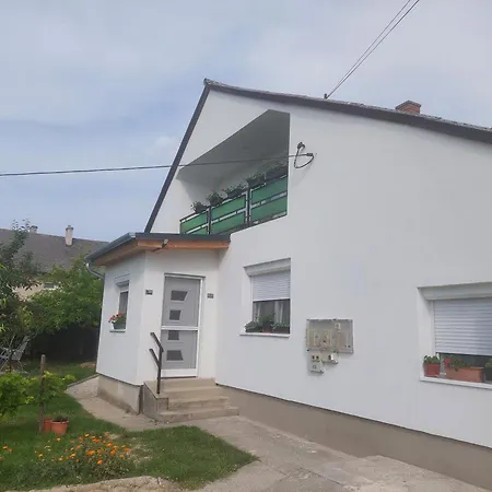 Ferienhaus Jani Vendeghaz Ground Floor & Balatonfüred