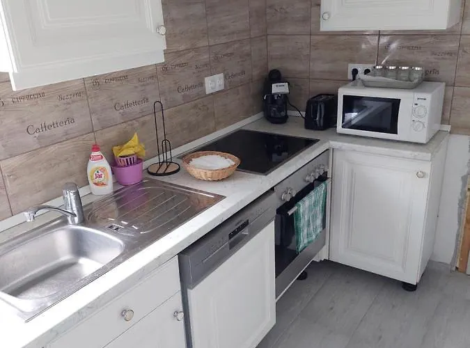 Jani Vendeghaz Ground Floor & Ferienhaus *