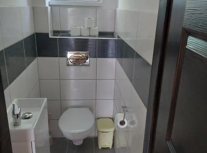 Jani Vendeghaz Ground Floor & Apartman